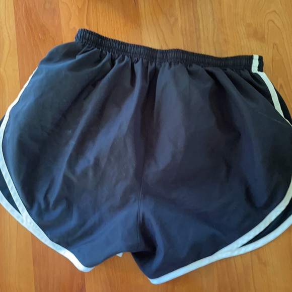 Black Nike running shorts - Picture 3 of 3